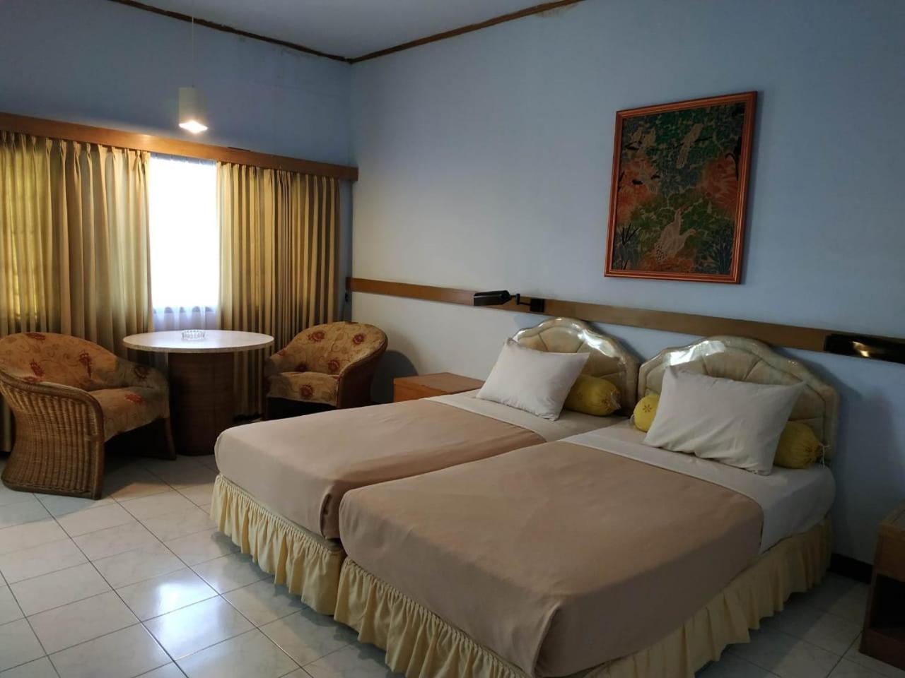 Hotel Menara Malang Exterior foto
